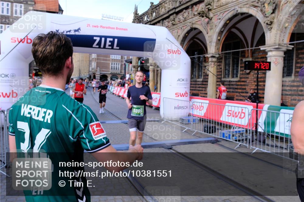 13.09.2026 - 21. swb-Marathon Bremen Tim E. http://msf.ph/oto/10381551 13.09.2026 13:17:42 Ziel 560, 842, 2008, 3148, 4805, 5550, 6095, 6734, 6759, 6803, 8100, 8253, 8446, 8532, 8714, 9075 meine-sportfotos.de