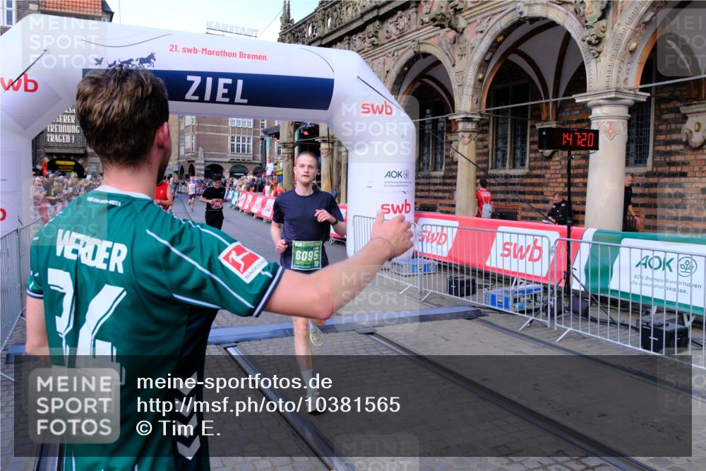 13.09.2026 - 21. swb-Marathon Bremen Tim E. http://msf.ph/oto/10381565 13.09.2026 13:17:42 Ziel 560, 842, 2008, 3148, 4805, 5550, 6095, 6734, 6759, 6803, 8100, 8253, 8446, 8532, 8714, 9075 meine-sportfotos.de