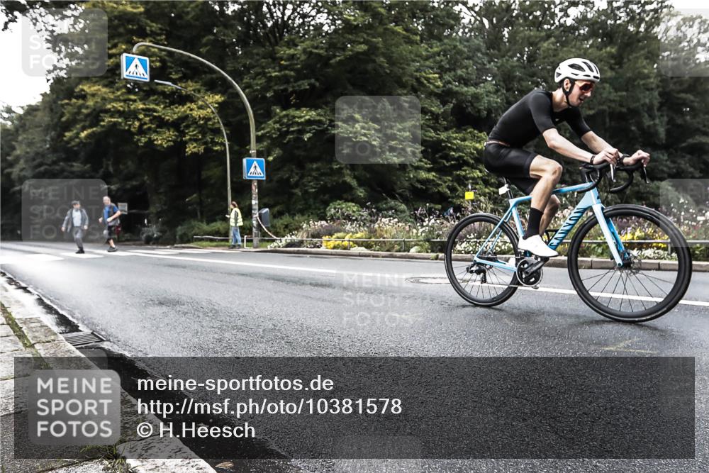 13.09.2026 - Stadtparktriathlon H.Heesch http://msf.ph/oto/10381578 13.09.2026 11:00:23 Radfahren 529, 553 meine-sportfotos.de