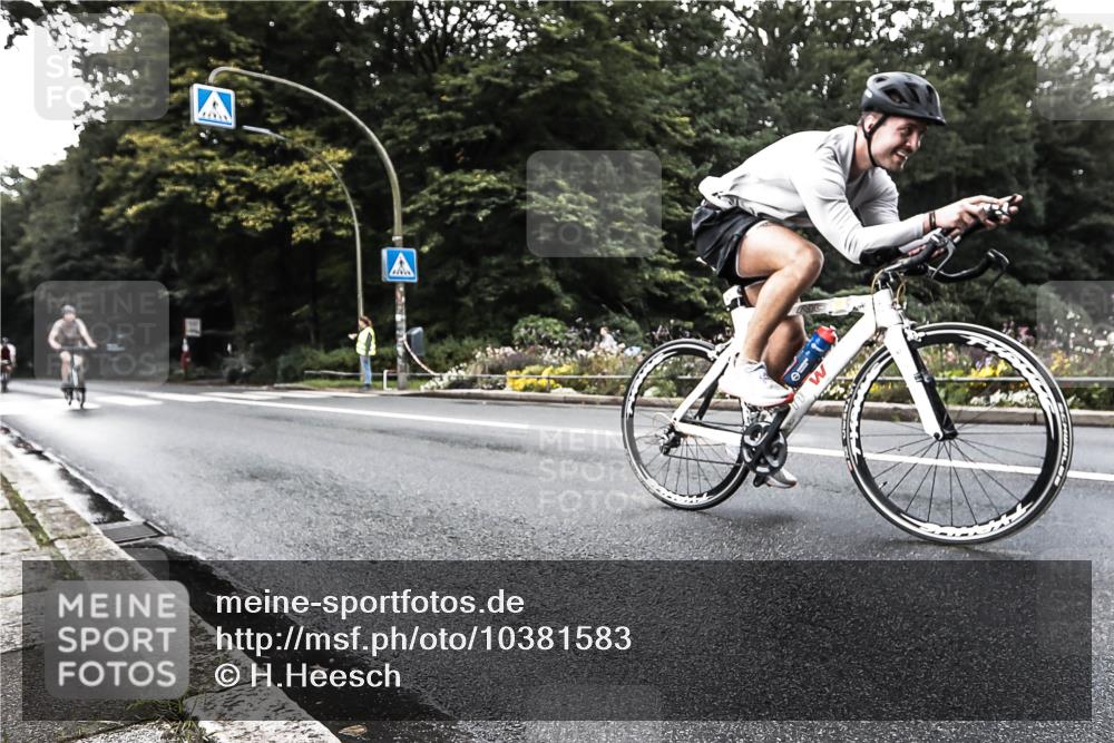 13.09.2026 - Stadtparktriathlon H.Heesch http://msf.ph/oto/10381583 13.09.2026 11:00:29 Radfahren 401, 479, 684 meine-sportfotos.de