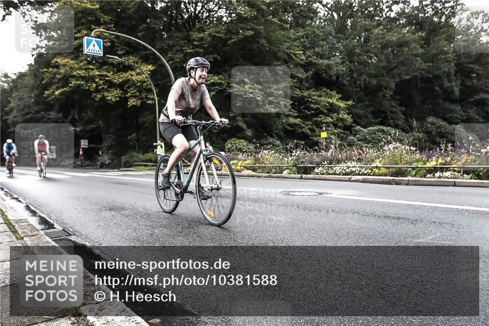13.09.2026 - Stadtparktriathlon H.Heesch http://msf.ph/oto/10381588 13.09.2026 11:00:30 Radfahren 401, 479, 569, 684 meine-sportfotos.de