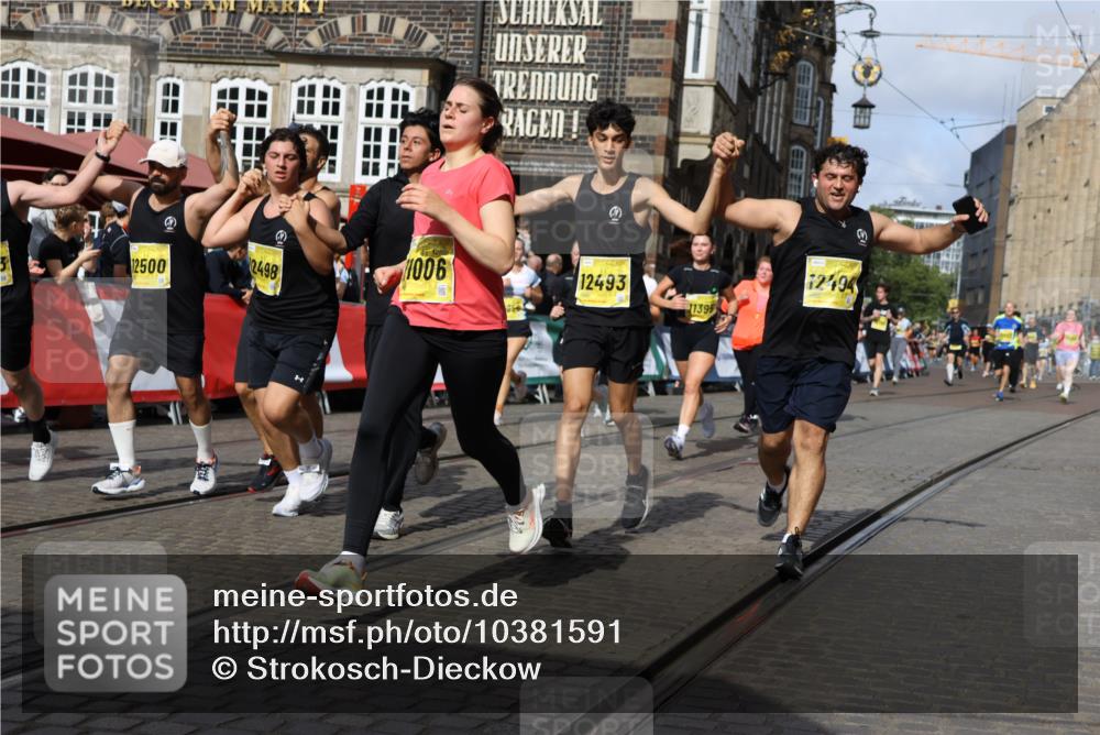 13.09.2026 - 21. swb-Marathon Bremen Strokosch-Dieckow http://msf.ph/oto/10381591 13.09.2026 11:05:00 Ziel 10160, 10198, 10283, 10481, 10711, 10877, 10940, 11006, 11114, 11364, 11366, 11592, 11705, 11761, 11991, 12005, 12493, 12495, 12498, 12500, 12502, 12563, 10370, 10576, 10718, 10800, 10995, 11102, 11105, 11157, 11218, 11281, 11326, 11584, 11616, 11722, 11900, 12002, 12011, 12064, 12079, 12080, 12099, 12335 meine-sportfotos.de