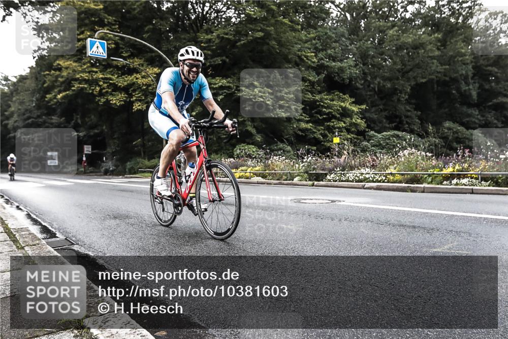 13.09.2026 - Stadtparktriathlon H.Heesch http://msf.ph/oto/10381603 13.09.2026 11:00:32 Radfahren 401, 471, 479, 569, 684 meine-sportfotos.de
