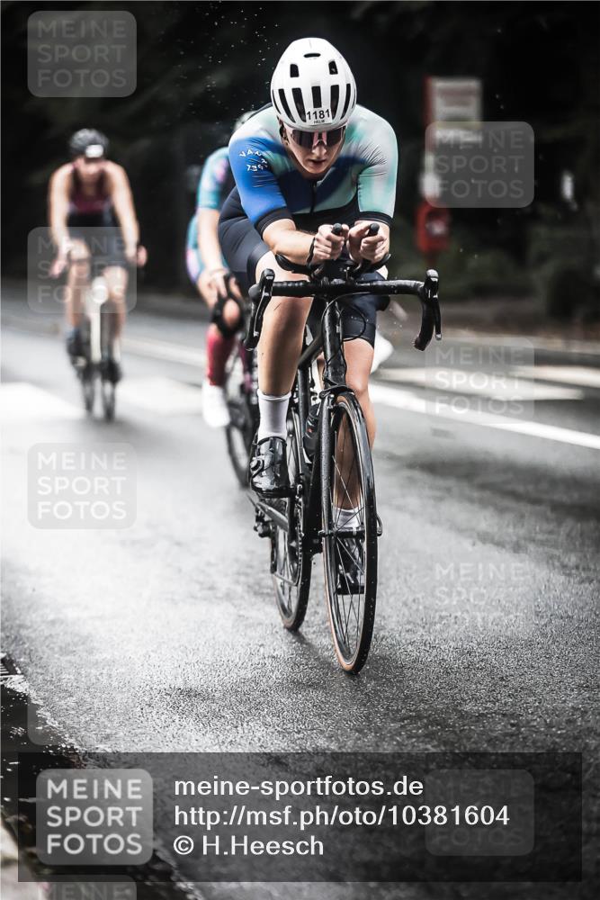 13.09.2026 - Stadtparktriathlon H.Heesch http://msf.ph/oto/10381604 13.09.2026 12:27:44 Radfahren 1007, 1075, 1102, 1112, 1181 meine-sportfotos.de
