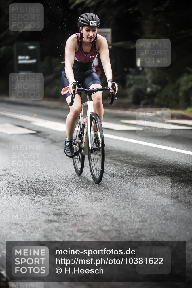 13.09.2026 - Stadtparktriathlon H.Heesch http://msf.ph/oto/10381622 13.09.2026 12:27:45 Radfahren 1007, 1075, 1090, 1102, 1112, 1181 meine-sportfotos.de