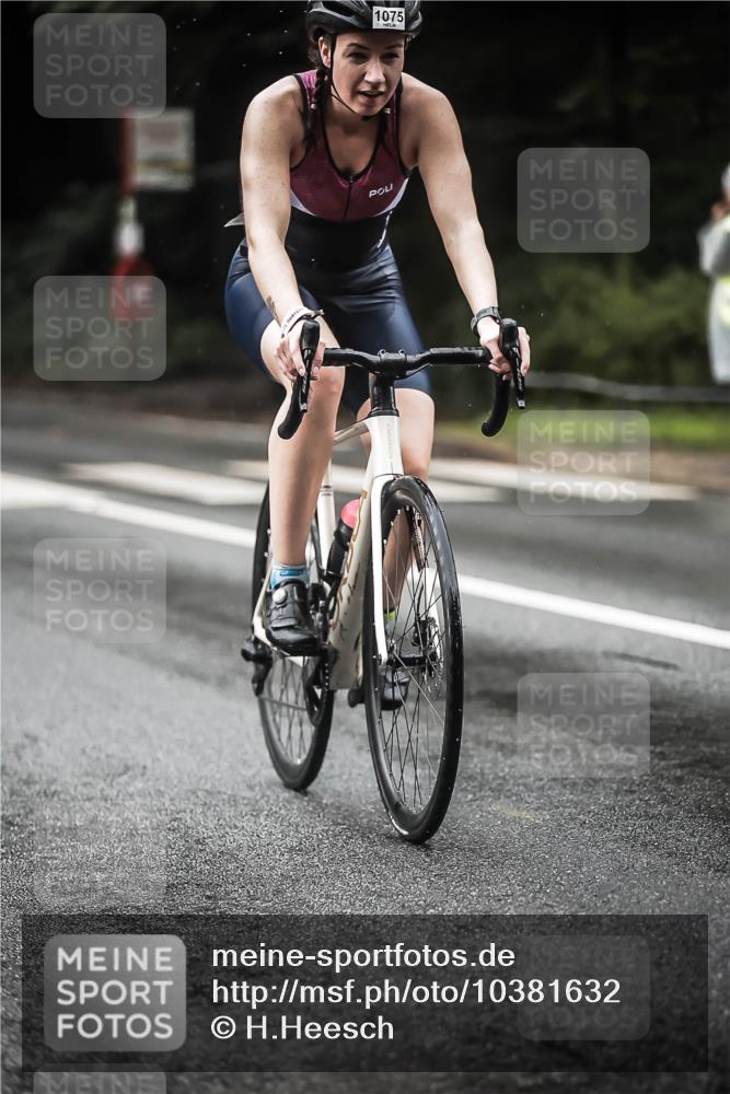 13.09.2026 - Stadtparktriathlon H.Heesch http://msf.ph/oto/10381632 13.09.2026 12:27:46 Radfahren 1007, 1075, 1090, 1102, 1112, 1181 meine-sportfotos.de