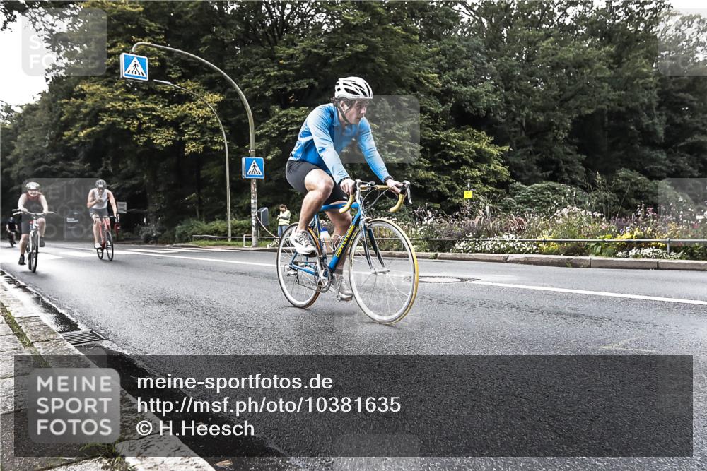 13.09.2026 - Stadtparktriathlon H.Heesch http://msf.ph/oto/10381635 13.09.2026 11:00:55 Radfahren 423, 484, 504, 566, 616, 625 meine-sportfotos.de