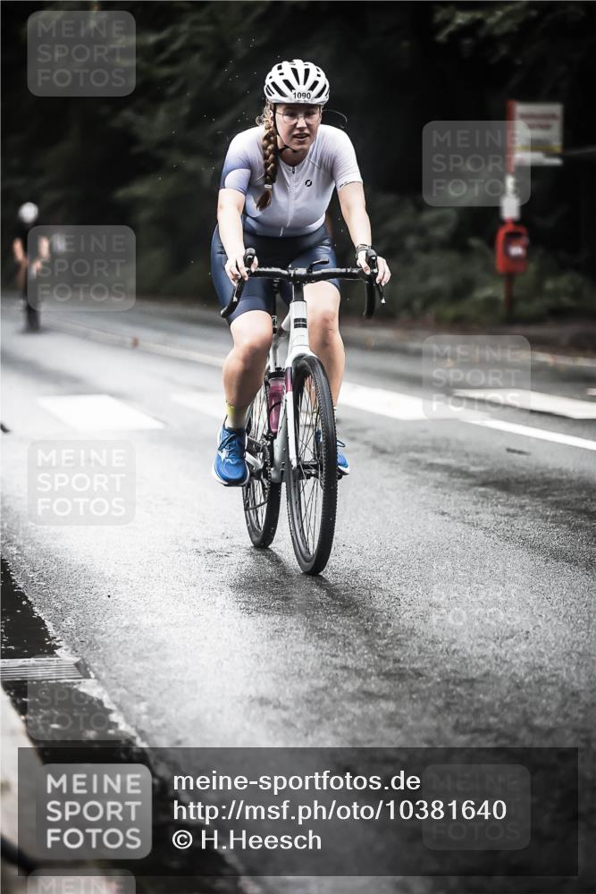 13.09.2026 - Stadtparktriathlon H.Heesch http://msf.ph/oto/10381640 13.09.2026 12:27:51 Radfahren 986, 1061, 1075, 1090, 1148 meine-sportfotos.de