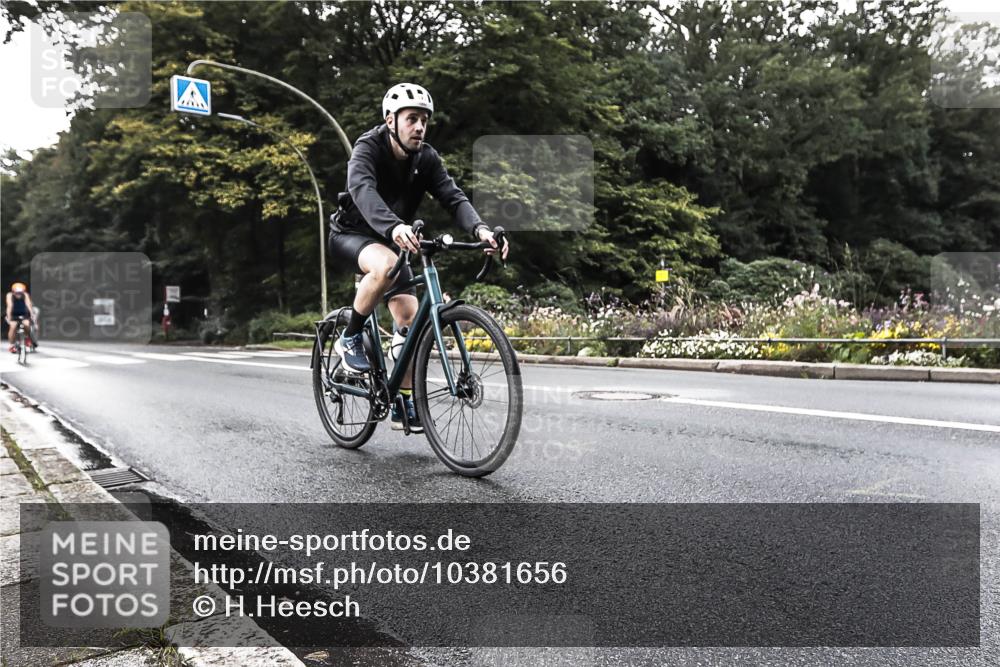 13.09.2026 - Stadtparktriathlon H.Heesch http://msf.ph/oto/10381656 13.09.2026 11:00:59 Radfahren 423, 504, 593, 622, 625, 647 meine-sportfotos.de