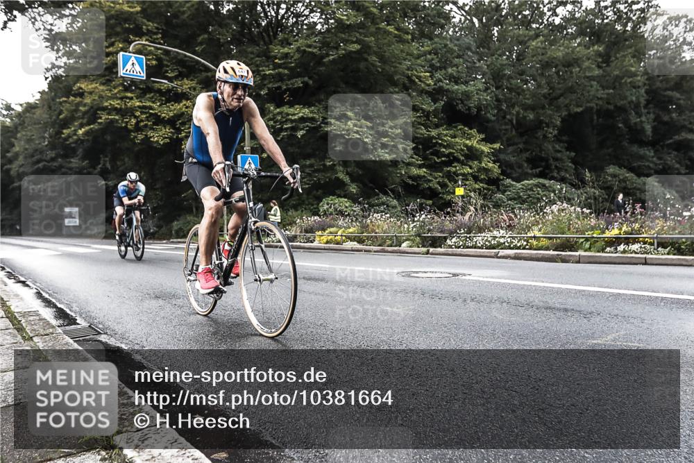 13.09.2026 - Stadtparktriathlon H.Heesch http://msf.ph/oto/10381664 13.09.2026 11:01:01 Radfahren 593, 622, 625, 647 meine-sportfotos.de