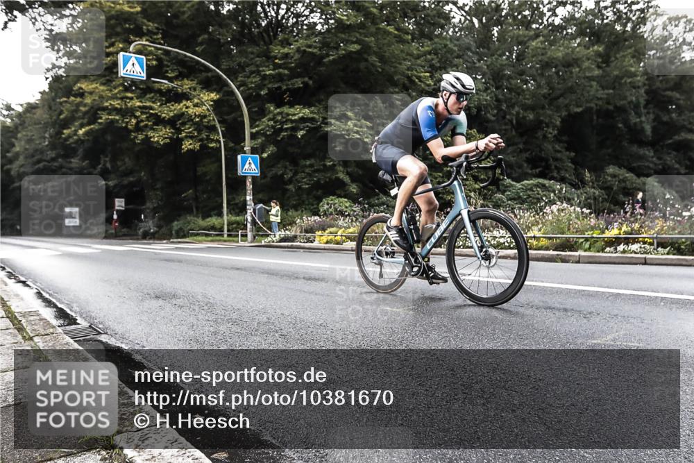 13.09.2026 - Stadtparktriathlon H.Heesch http://msf.ph/oto/10381670 13.09.2026 11:01:02 Radfahren 593, 622, 647 meine-sportfotos.de