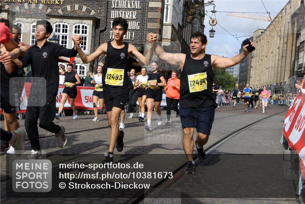 13.09.2026 - 21. swb-Marathon Bremen Strokosch-Dieckow http://msf.ph/oto/10381673 13.09.2026 11:05:00 Ziel 10160, 10198, 10283, 10481, 10711, 10877, 10940, 11006, 11114, 11364, 11366, 11592, 11705, 11761, 11991, 12005, 12493, 12495, 12498, 12500, 12502, 12563, 10370, 10576, 10718, 10800, 10995, 11102, 11105, 11157, 11218, 11281, 11326, 11584, 11616, 11722, 11900, 12002, 12011, 12064, 12079, 12080, 12099, 12335 meine-sportfotos.de