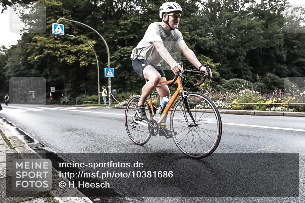 13.09.2026 - Stadtparktriathlon H.Heesch http://msf.ph/oto/10381686 13.09.2026 11:01:16 Radfahren 594 meine-sportfotos.de