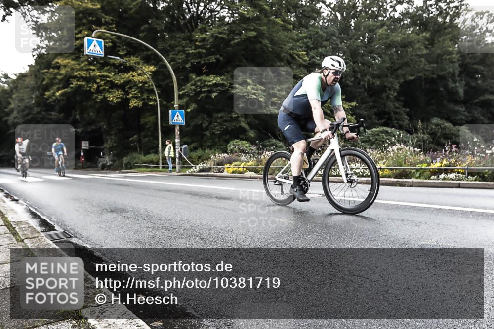 13.09.2026 - Stadtparktriathlon H.Heesch http://msf.ph/oto/10381719 13.09.2026 11:01:35 Radfahren 486, 510, 592, 703 meine-sportfotos.de