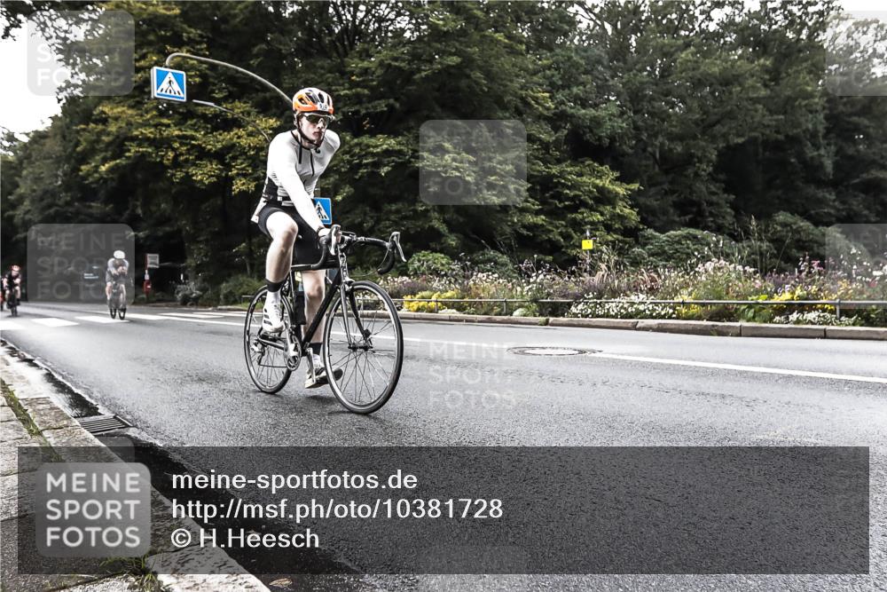 13.09.2026 - Stadtparktriathlon H.Heesch http://msf.ph/oto/10381728 13.09.2026 11:01:37 Radfahren 486, 487, 510, 592, 698, 703 meine-sportfotos.de
