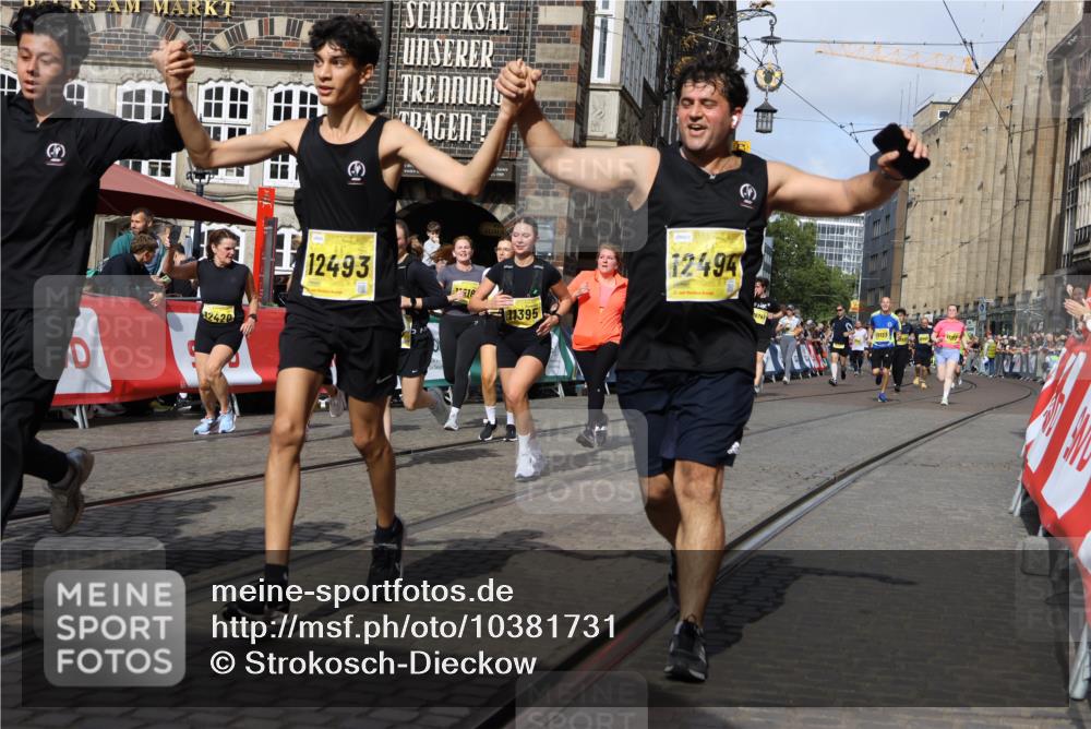 13.09.2026 - 21. swb-Marathon Bremen Strokosch-Dieckow http://msf.ph/oto/10381731 13.09.2026 11:05:00 Ziel 10160, 10198, 10283, 10481, 10711, 10877, 10940, 11006, 11114, 11364, 11366, 11592, 11705, 11761, 11991, 12005, 12493, 12495, 12498, 12500, 12502, 12563, 10370, 10576, 10718, 10800, 10995, 11102, 11105, 11157, 11218, 11281, 11326, 11584, 11616, 11722, 11900, 12002, 12011, 12064, 12079, 12080, 12099, 12335 meine-sportfotos.de