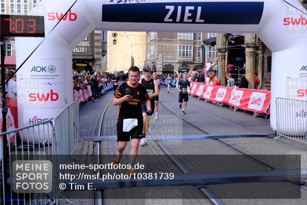 13.09.2026 - 21. swb-Marathon Bremen Tim E. http://msf.ph/oto/10381739 13.09.2026 13:17:52 Ziel 560, 771, 1297, 2008, 2125, 2234, 2812, 3760, 4171, 4498, 4499, 4620, 5041, 5550, 5817, 6803, 7901, 8100, 8250, 8253, 8446, 8532, 8714, 9075, 9400, 9505, 13107 meine-sportfotos.de