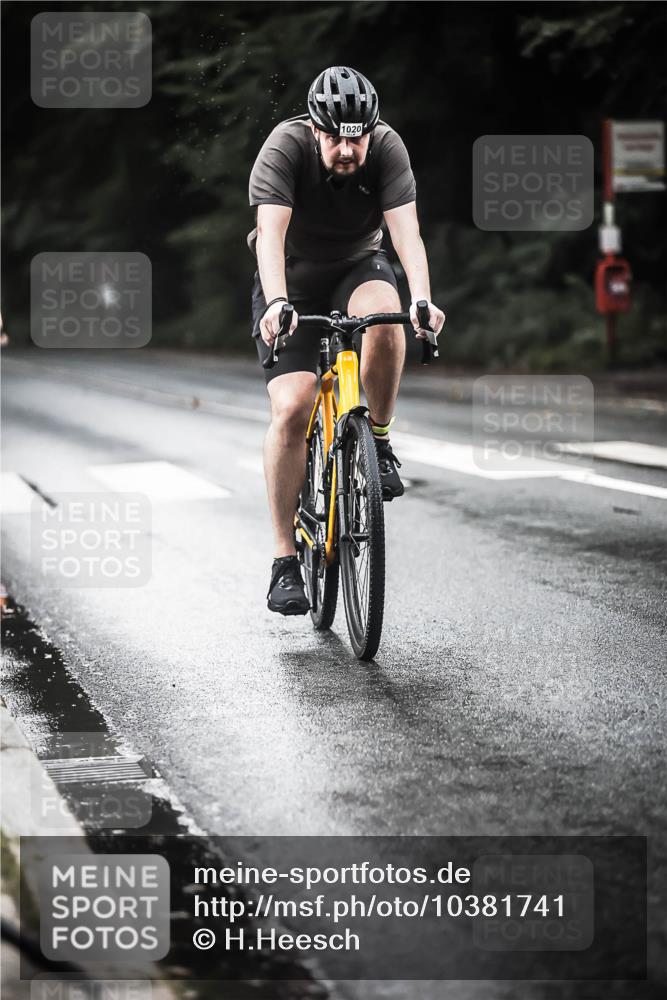 13.09.2026 - Stadtparktriathlon H.Heesch http://msf.ph/oto/10381741 13.09.2026 12:28:00 Radfahren 986, 1020, 1061, 1134, 1148, 1157 meine-sportfotos.de