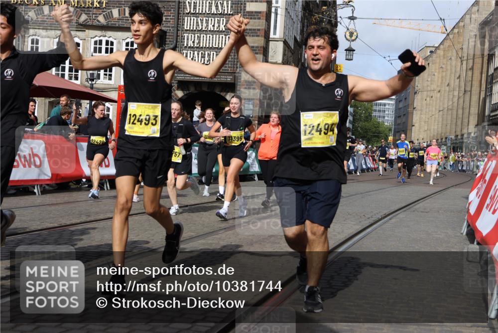 13.09.2026 - 21. swb-Marathon Bremen Strokosch-Dieckow http://msf.ph/oto/10381744 13.09.2026 11:05:00 Ziel 10160, 10198, 10283, 10481, 10711, 10877, 10940, 11006, 11114, 11364, 11366, 11592, 11705, 11761, 11991, 12005, 12493, 12495, 12498, 12500, 12502, 12563, 10370, 10576, 10718, 10800, 10995, 11102, 11105, 11157, 11218, 11281, 11326, 11584, 11616, 11722, 11900, 12002, 12011, 12064, 12079, 12080, 12099, 12335 meine-sportfotos.de
