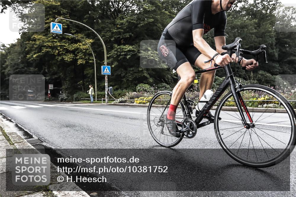 13.09.2026 - Stadtparktriathlon H.Heesch http://msf.ph/oto/10381752 13.09.2026 11:01:48 Radfahren 468, 538 meine-sportfotos.de