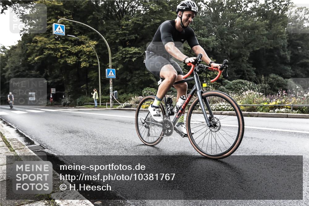 13.09.2026 - Stadtparktriathlon H.Heesch http://msf.ph/oto/10381767 13.09.2026 11:01:59 Radfahren 357, 494, 657 meine-sportfotos.de