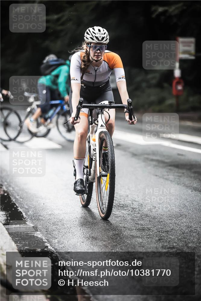 13.09.2026 - Stadtparktriathlon H.Heesch http://msf.ph/oto/10381770 13.09.2026 12:28:03 Radfahren 1020, 1134, 1157 meine-sportfotos.de
