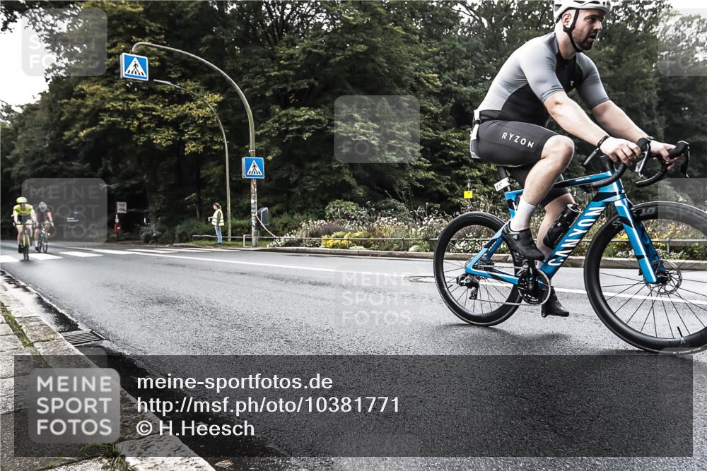 13.09.2026 - Stadtparktriathlon H.Heesch http://msf.ph/oto/10381771 13.09.2026 11:02:02 Radfahren 416, 494, 524, 657 meine-sportfotos.de