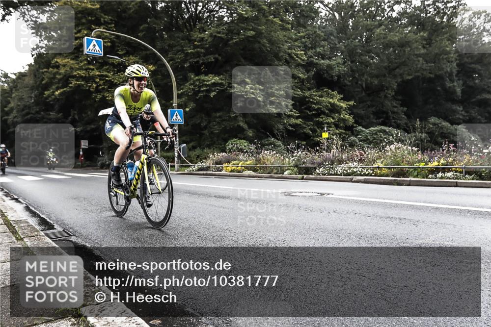 13.09.2026 - Stadtparktriathlon H.Heesch http://msf.ph/oto/10381777 13.09.2026 11:02:04 Radfahren 416, 524, 589, 657 meine-sportfotos.de