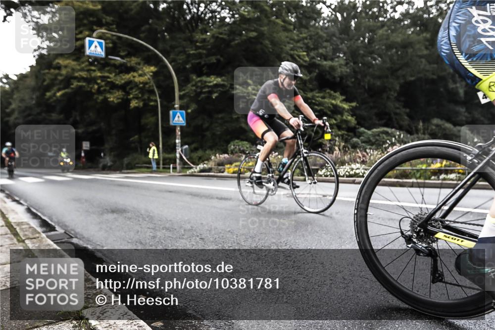 13.09.2026 - Stadtparktriathlon H.Heesch http://msf.ph/oto/10381781 13.09.2026 11:02:04 Radfahren 416, 524, 589, 657 meine-sportfotos.de