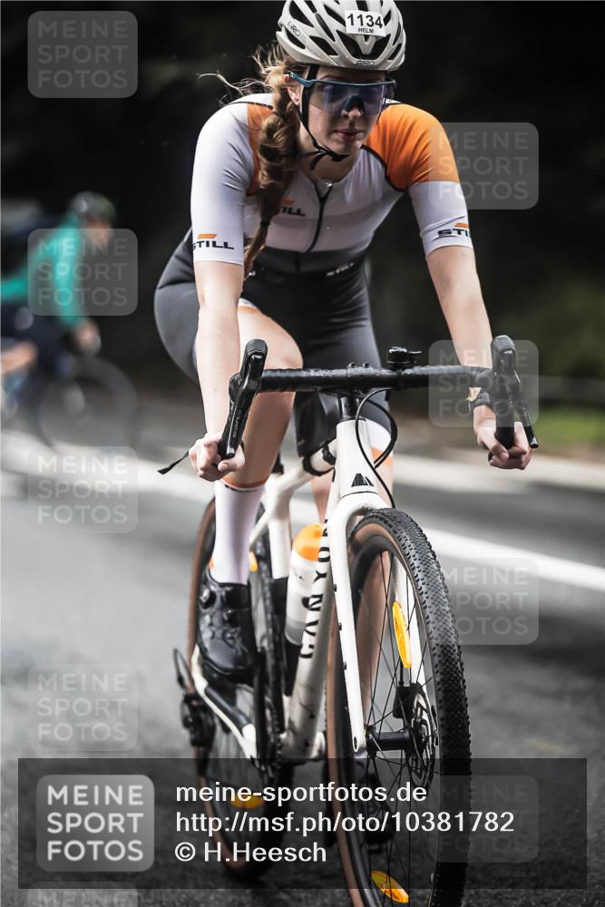 13.09.2026 - Stadtparktriathlon H.Heesch http://msf.ph/oto/10381782 13.09.2026 12:28:04 Radfahren 1020, 1134, 1157 meine-sportfotos.de