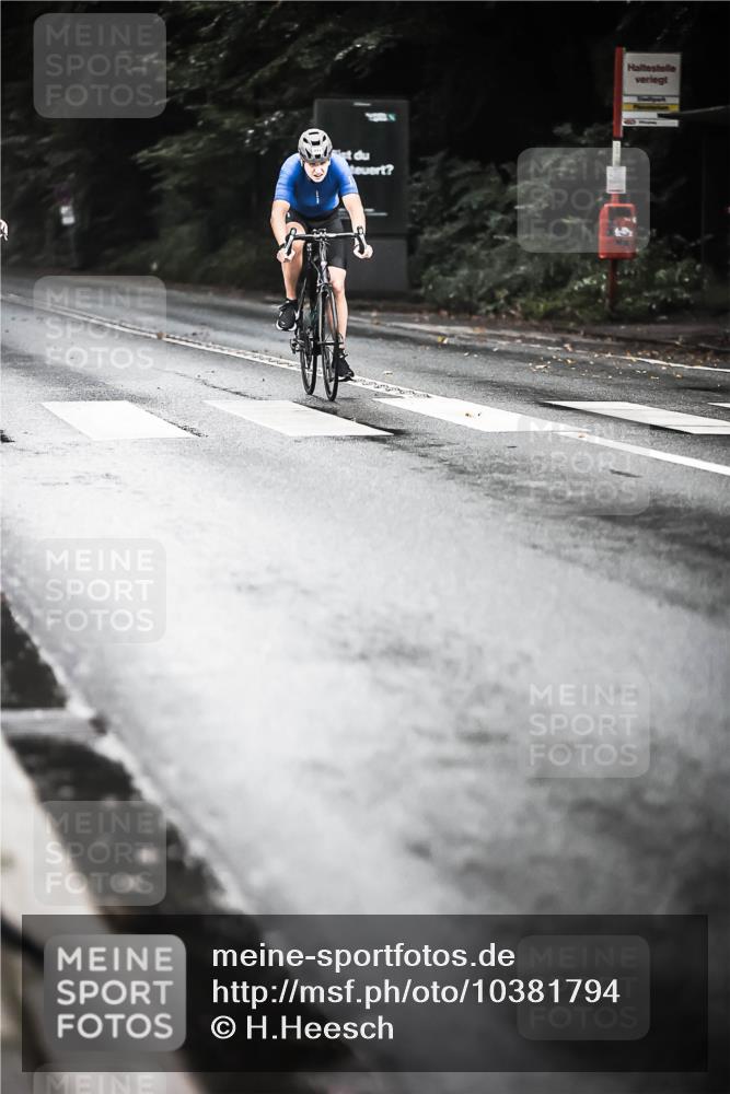 13.09.2026 - Stadtparktriathlon H.Heesch http://msf.ph/oto/10381794 13.09.2026 12:28:10 Radfahren 999, 1056, 1138, 1152 meine-sportfotos.de