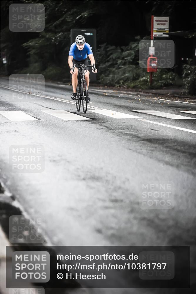 13.09.2026 - Stadtparktriathlon H.Heesch http://msf.ph/oto/10381797 13.09.2026 12:28:10 Radfahren 999, 1056, 1138, 1152 meine-sportfotos.de