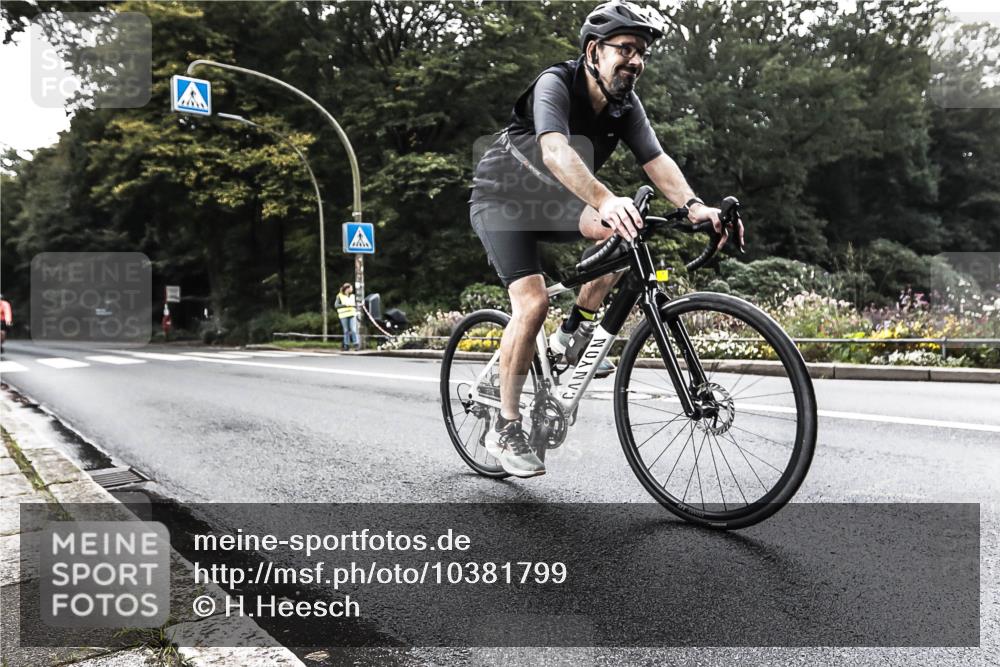 13.09.2026 - Stadtparktriathlon H.Heesch http://msf.ph/oto/10381799 13.09.2026 11:02:21 Radfahren 591, 610 meine-sportfotos.de