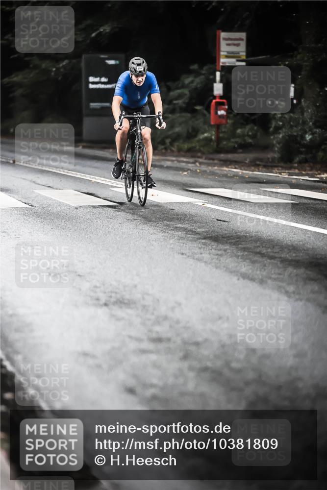 13.09.2026 - Stadtparktriathlon H.Heesch http://msf.ph/oto/10381809 13.09.2026 12:28:10 Radfahren 999, 1056, 1138, 1152 meine-sportfotos.de