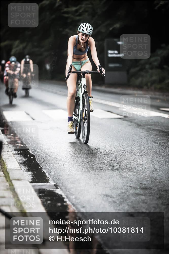 13.09.2026 - Stadtparktriathlon H.Heesch http://msf.ph/oto/10381814 13.09.2026 12:28:11 Radfahren 999, 1056, 1138, 1152 meine-sportfotos.de