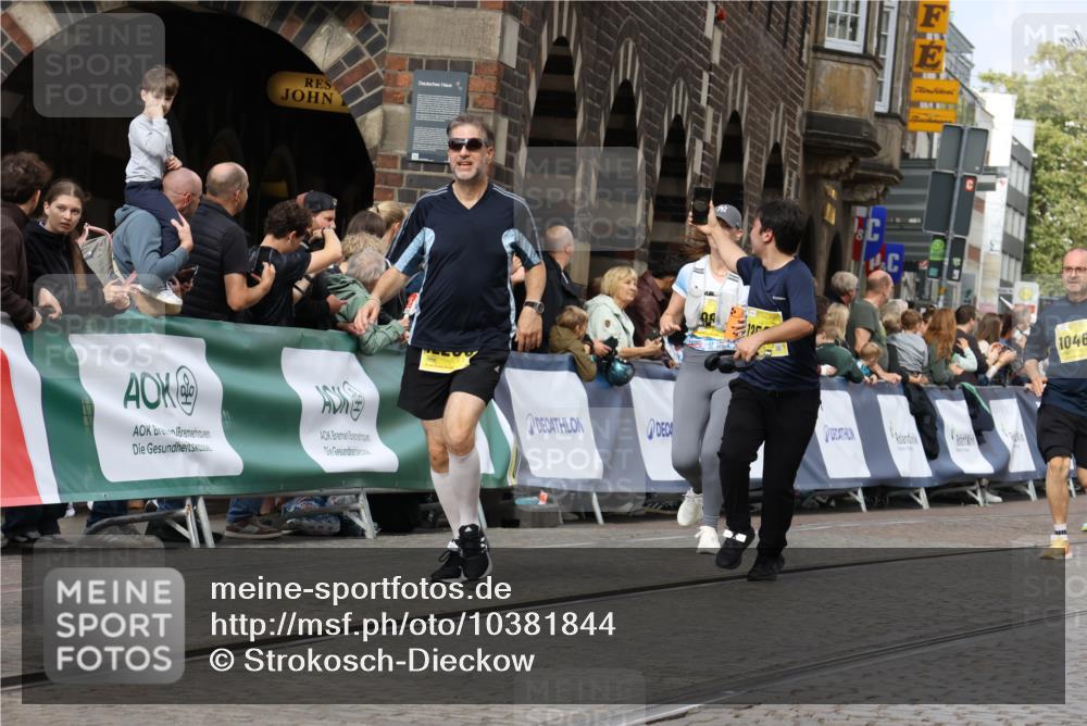 13.09.2026 - 21. swb-Marathon Bremen Strokosch-Dieckow http://msf.ph/oto/10381844 13.09.2026 11:05:06 Ziel 10198, 10283, 10315, 10481, 10729, 10855, 10856, 10877, 10940, 11006, 11114, 11133, 11272, 11364, 11366, 11395, 11518, 11592, 11705, 11757, 12005, 12420, 12493, 12495, 12498, 12500, 12502, 12563, 10370, 10411, 10576, 10697, 10718, 10800, 10802, 10995, 11102, 11105, 11157, 11218, 11281, 11326, 11584, 11616, 11722, 11900, 12011, 12079, 12080, 12335 meine-sportfotos.de