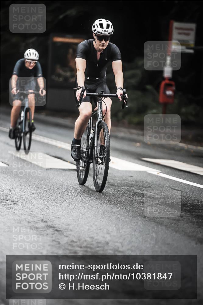 13.09.2026 - Stadtparktriathlon H.Heesch http://msf.ph/oto/10381847 13.09.2026 12:28:18 Radfahren 1004, 1056, 1098, 1113, 1138, 1158 meine-sportfotos.de