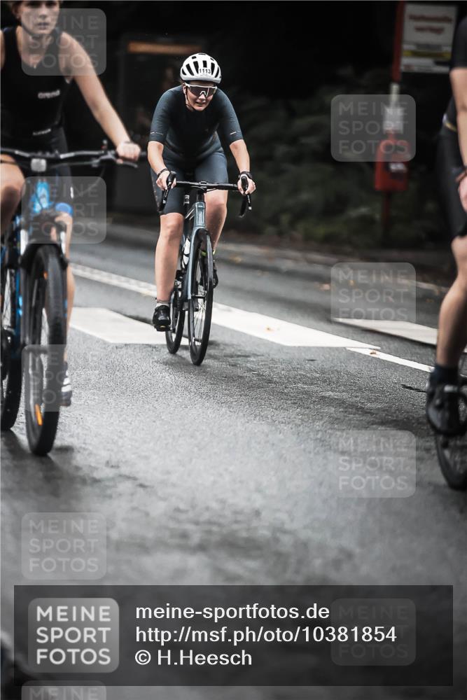 13.09.2026 - Stadtparktriathlon H.Heesch http://msf.ph/oto/10381854 13.09.2026 12:28:19 Radfahren 1004, 1056, 1098, 1113, 1138, 1158 meine-sportfotos.de