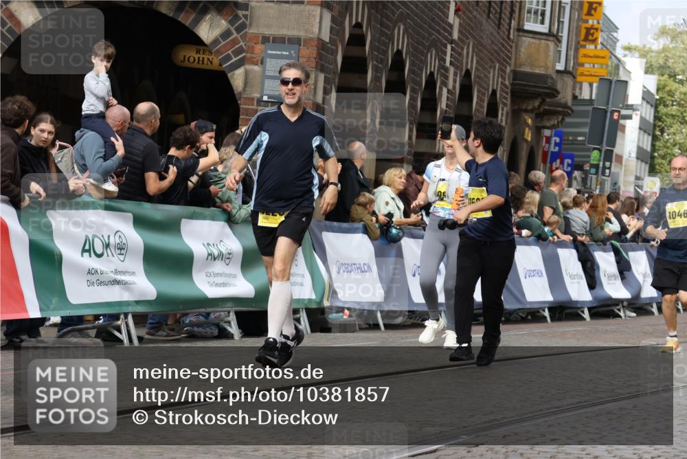13.09.2026 - 21. swb-Marathon Bremen Strokosch-Dieckow http://msf.ph/oto/10381857 13.09.2026 11:05:06 Ziel 10198, 10283, 10315, 10481, 10729, 10855, 10856, 10877, 10940, 11006, 11114, 11133, 11272, 11364, 11366, 11395, 11518, 11592, 11705, 11757, 12005, 12420, 12493, 12495, 12498, 12500, 12502, 12563, 10370, 10411, 10576, 10697, 10718, 10800, 10802, 10995, 11102, 11105, 11157, 11218, 11281, 11326, 11584, 11616, 11722, 11900, 12011, 12079, 12080, 12335 meine-sportfotos.de