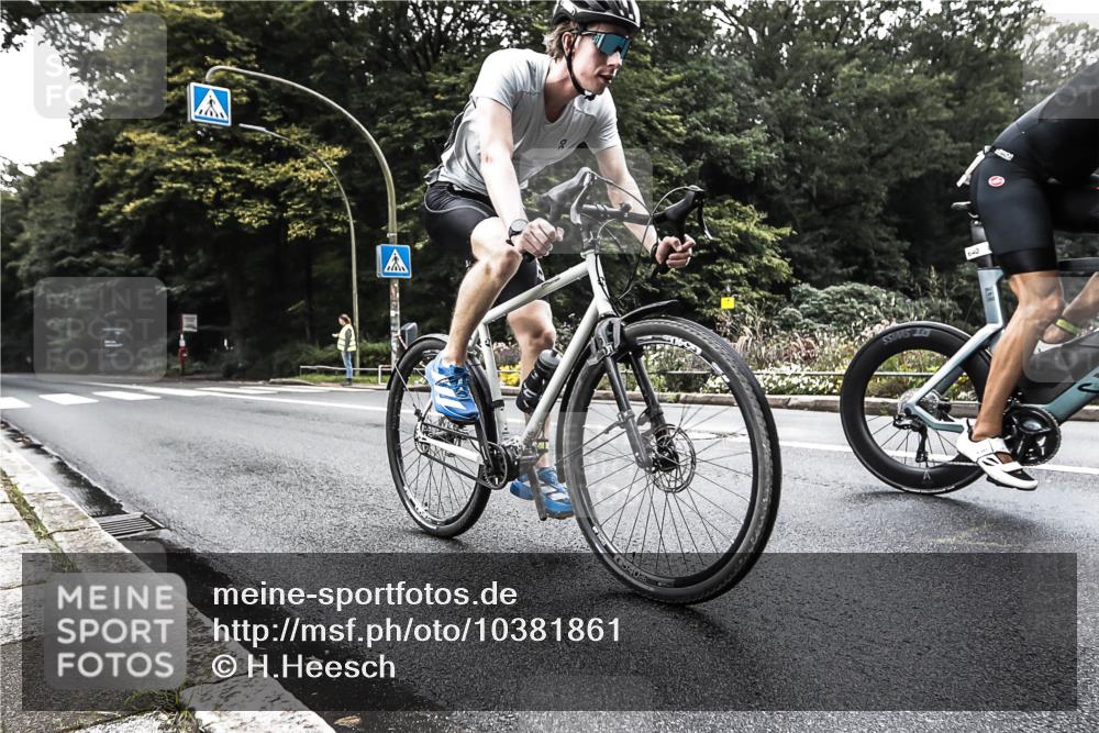 13.09.2026 - Stadtparktriathlon H.Heesch http://msf.ph/oto/10381861 13.09.2026 11:02:57 Radfahren 571, 640 meine-sportfotos.de