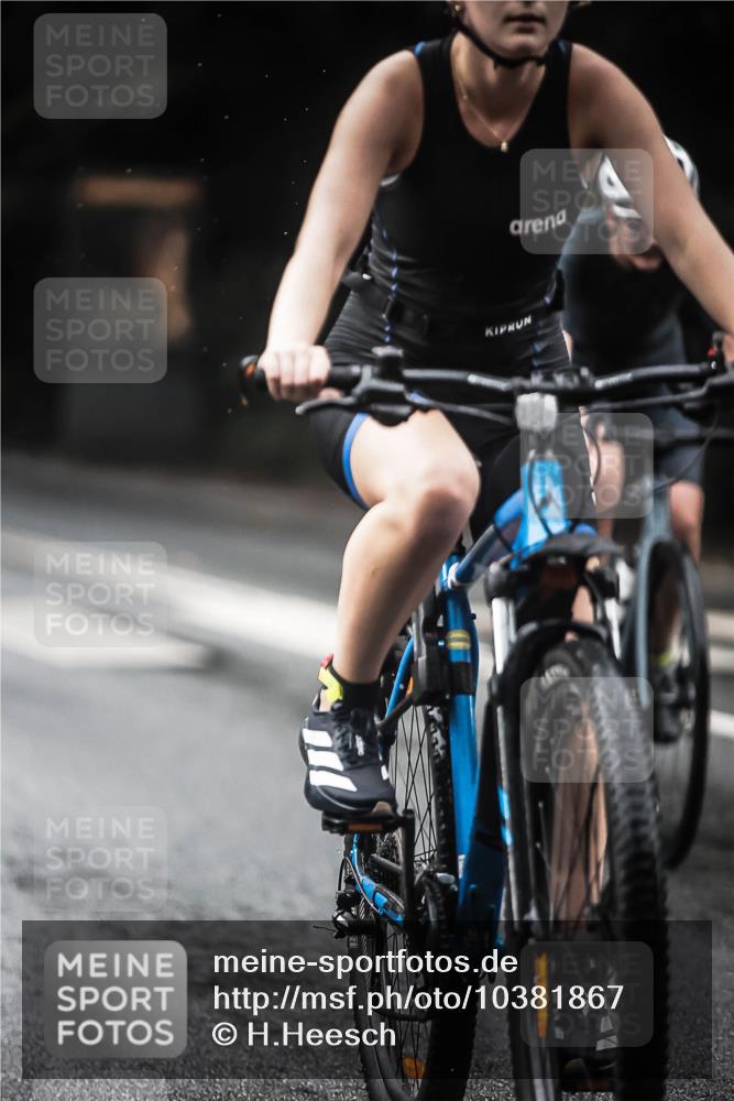 13.09.2026 - Stadtparktriathlon H.Heesch http://msf.ph/oto/10381867 13.09.2026 12:28:20 Radfahren 1004, 1056, 1098, 1113, 1137, 1138, 1158 meine-sportfotos.de