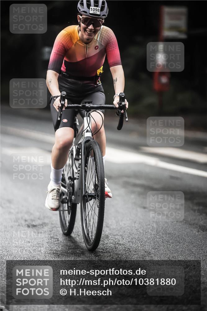 13.09.2026 - Stadtparktriathlon H.Heesch http://msf.ph/oto/10381880 13.09.2026 12:28:23 Radfahren 1004, 1098, 1113, 1137, 1158 meine-sportfotos.de