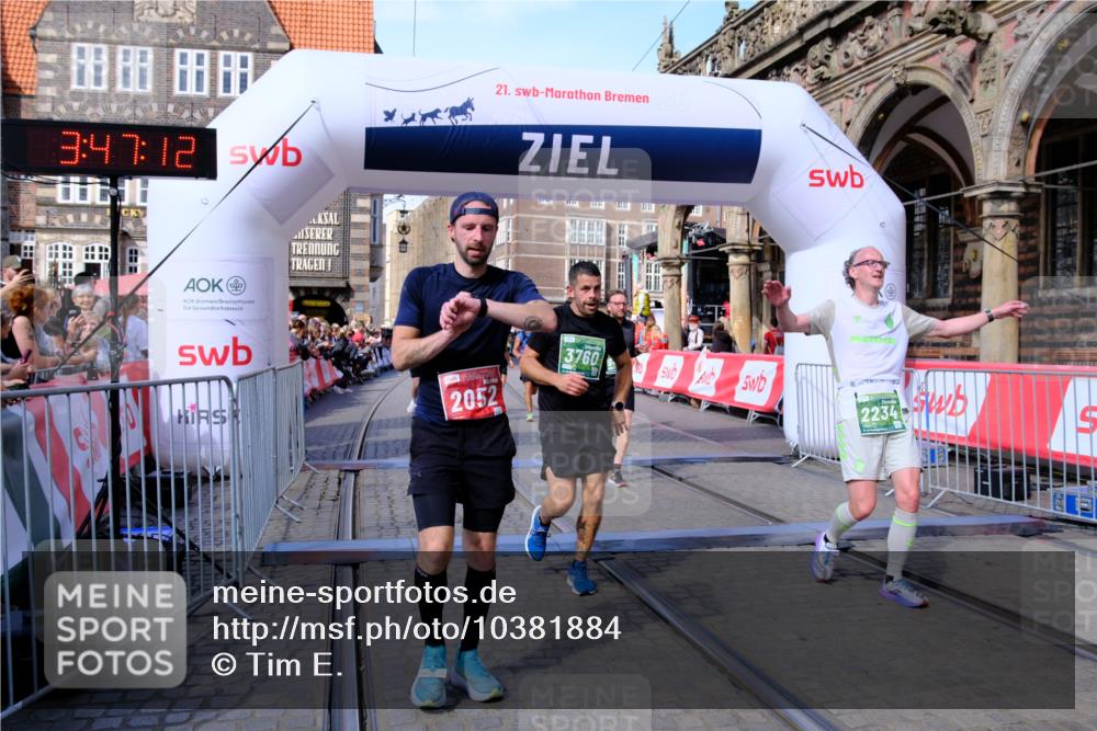13.09.2026 - 21. swb-Marathon Bremen Tim E. http://msf.ph/oto/10381884 13.09.2026 13:18:01 Ziel 771, 1297, 2008, 2125, 2234, 2812, 3051, 3192, 3760, 4171, 4286, 4374, 4498, 4499, 4620, 5041, 5530, 5550, 5817, 7901, 8100, 8250, 9400, 9505, 13107 meine-sportfotos.de