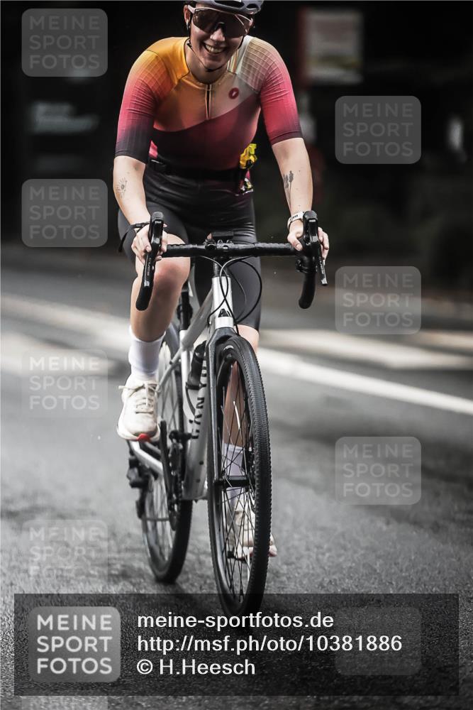 13.09.2026 - Stadtparktriathlon H.Heesch http://msf.ph/oto/10381886 13.09.2026 12:28:23 Radfahren 1004, 1098, 1113, 1137, 1158 meine-sportfotos.de