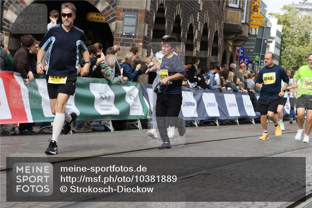 13.09.2026 - 21. swb-Marathon Bremen Strokosch-Dieckow http://msf.ph/oto/10381889 13.09.2026 11:05:07 Ziel 10198, 10283, 10315, 10481, 10729, 10741, 10855, 10856, 10940, 11006, 11114, 11133, 11272, 11364, 11366, 11395, 11518, 11592, 11705, 11757, 11939, 12005, 12420, 12493, 12495, 12498, 12500, 12502, 12563, 10411, 10576, 10697, 10717, 10800, 10802, 10995, 11102, 11105, 11157, 11218, 11326, 11334, 11584, 11616, 11722, 11900, 12011, 12079, 12080, 12335 meine-sportfotos.de