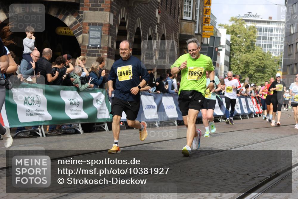 13.09.2026 - 21. swb-Marathon Bremen Strokosch-Dieckow http://msf.ph/oto/10381927 13.09.2026 11:05:09 Ziel 10198, 10283, 10315, 10481, 10729, 10741, 10855, 10856, 10940, 11006, 11133, 11272, 11364, 11366, 11395, 11518, 11592, 11705, 11757, 11939, 12005, 12235, 12420, 12493, 12495, 12498, 12500, 12502, 12563, 10411, 10576, 10697, 10717, 10802, 10995, 11102, 11157, 11218, 11326, 11334, 11616, 12011, 12079, 12080 meine-sportfotos.de