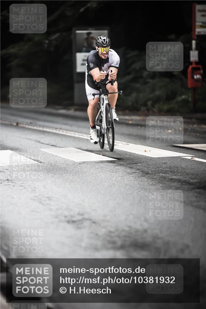 13.09.2026 - Stadtparktriathlon H.Heesch http://msf.ph/oto/10381932 13.09.2026 12:28:35 Radfahren 975, 998, 1087, 1120 meine-sportfotos.de