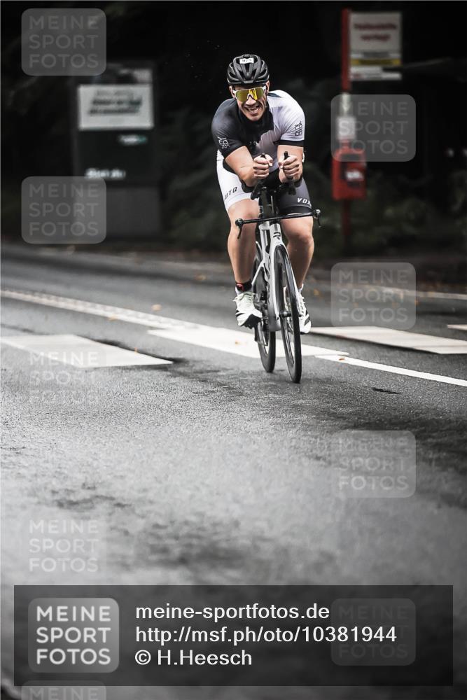 13.09.2026 - Stadtparktriathlon H.Heesch http://msf.ph/oto/10381944 13.09.2026 12:28:36 Radfahren 975, 998, 1087, 1120 meine-sportfotos.de