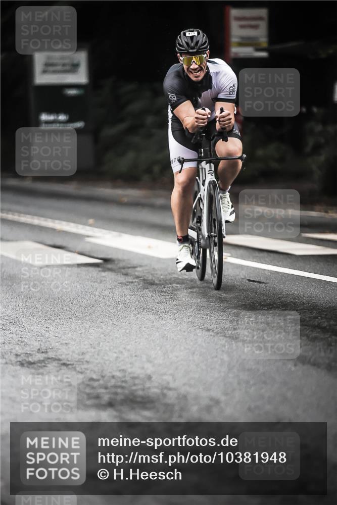 13.09.2026 - Stadtparktriathlon H.Heesch http://msf.ph/oto/10381948 13.09.2026 12:28:36 Radfahren 975, 998, 1087, 1120 meine-sportfotos.de