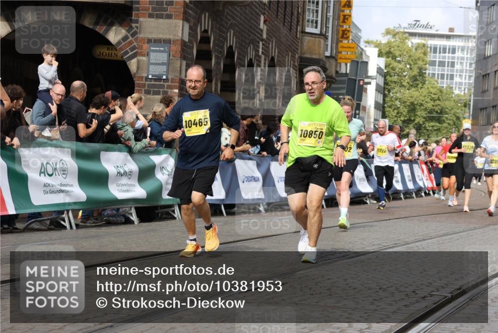 13.09.2026 - 21. swb-Marathon Bremen Strokosch-Dieckow http://msf.ph/oto/10381953 13.09.2026 11:05:09 Ziel 10198, 10283, 10315, 10481, 10729, 10741, 10855, 10856, 10940, 11006, 11133, 11272, 11364, 11366, 11395, 11518, 11592, 11705, 11757, 11939, 12005, 12235, 12420, 12493, 12495, 12498, 12500, 12502, 12563, 10411, 10576, 10697, 10717, 10802, 10995, 11102, 11157, 11218, 11326, 11334, 11616, 12011, 12079, 12080 meine-sportfotos.de